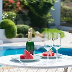 Villa Sunshine Very Close To The Beach